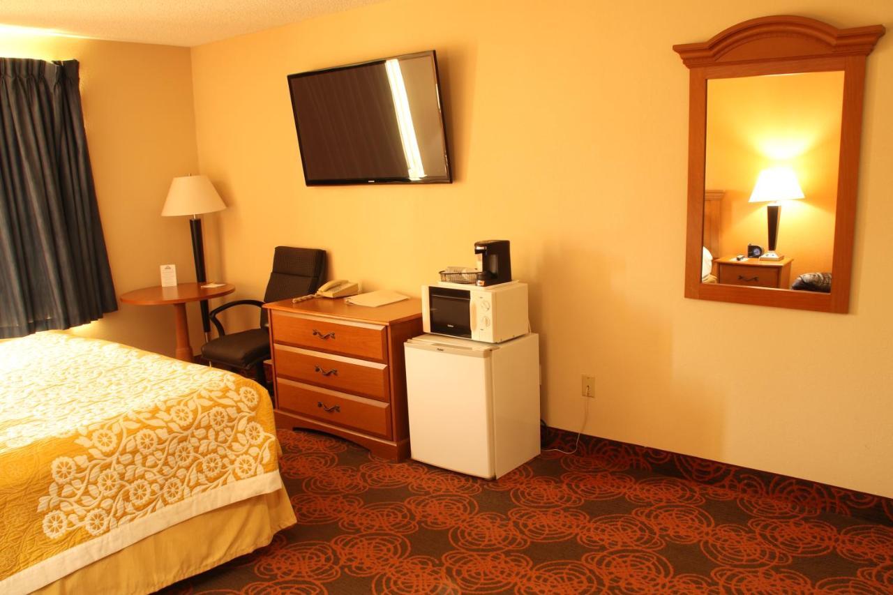 Days Inn By Wyndham Black River Falls - Access To Atv Trail Zewnętrze zdjęcie