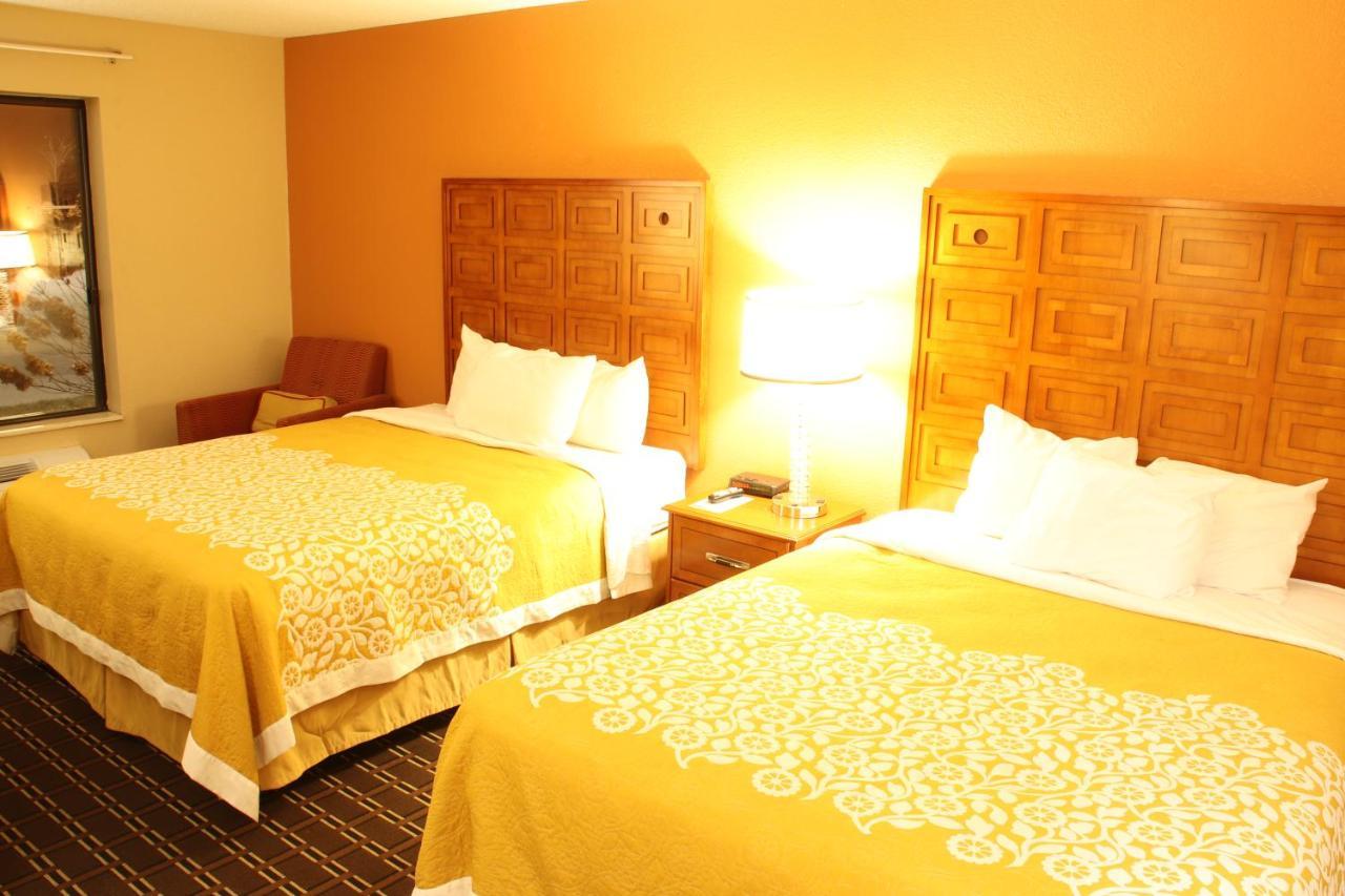 Days Inn By Wyndham Black River Falls - Access To Atv Trail Zewnętrze zdjęcie