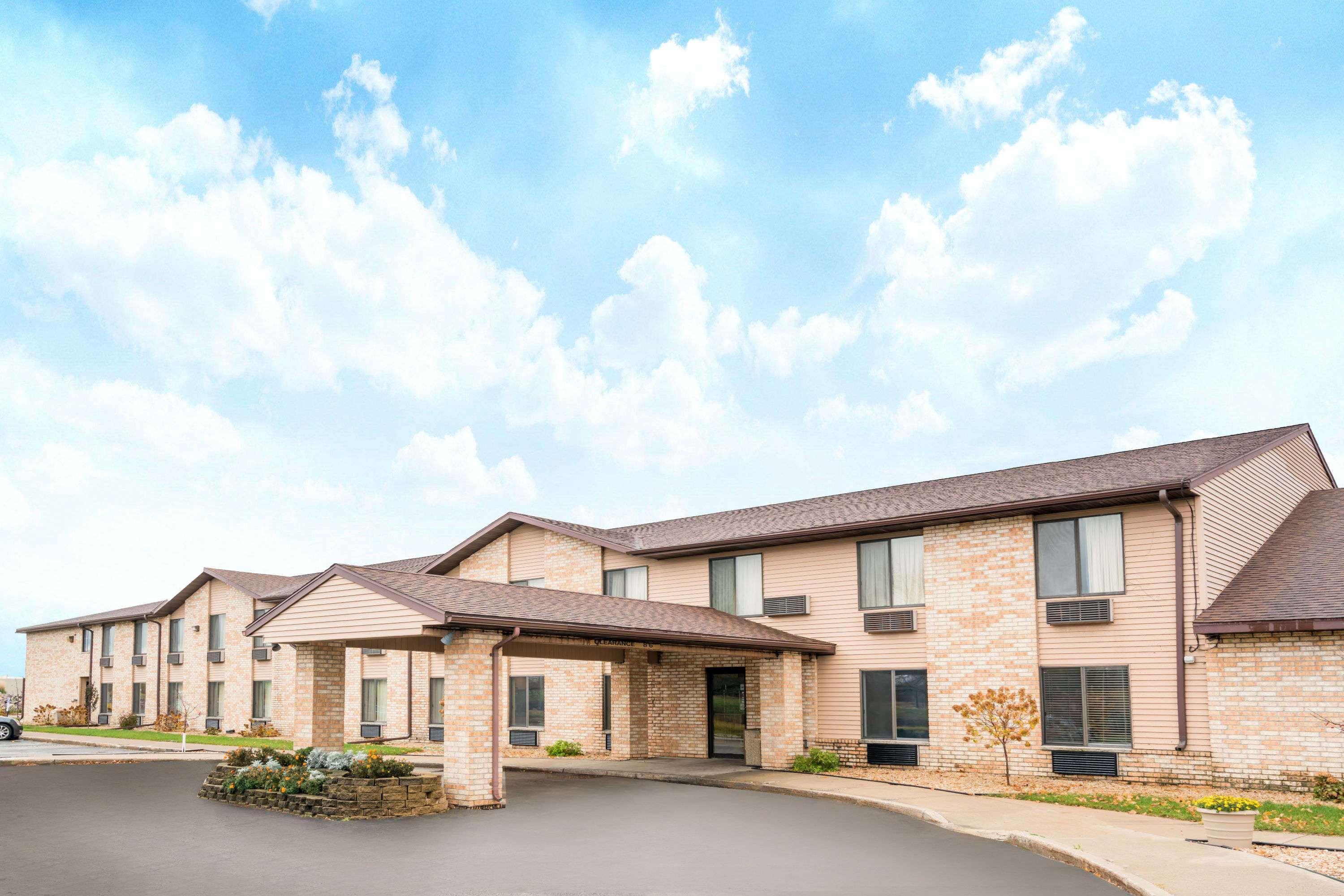 Days Inn By Wyndham Black River Falls - Access To Atv Trail Zewnętrze zdjęcie