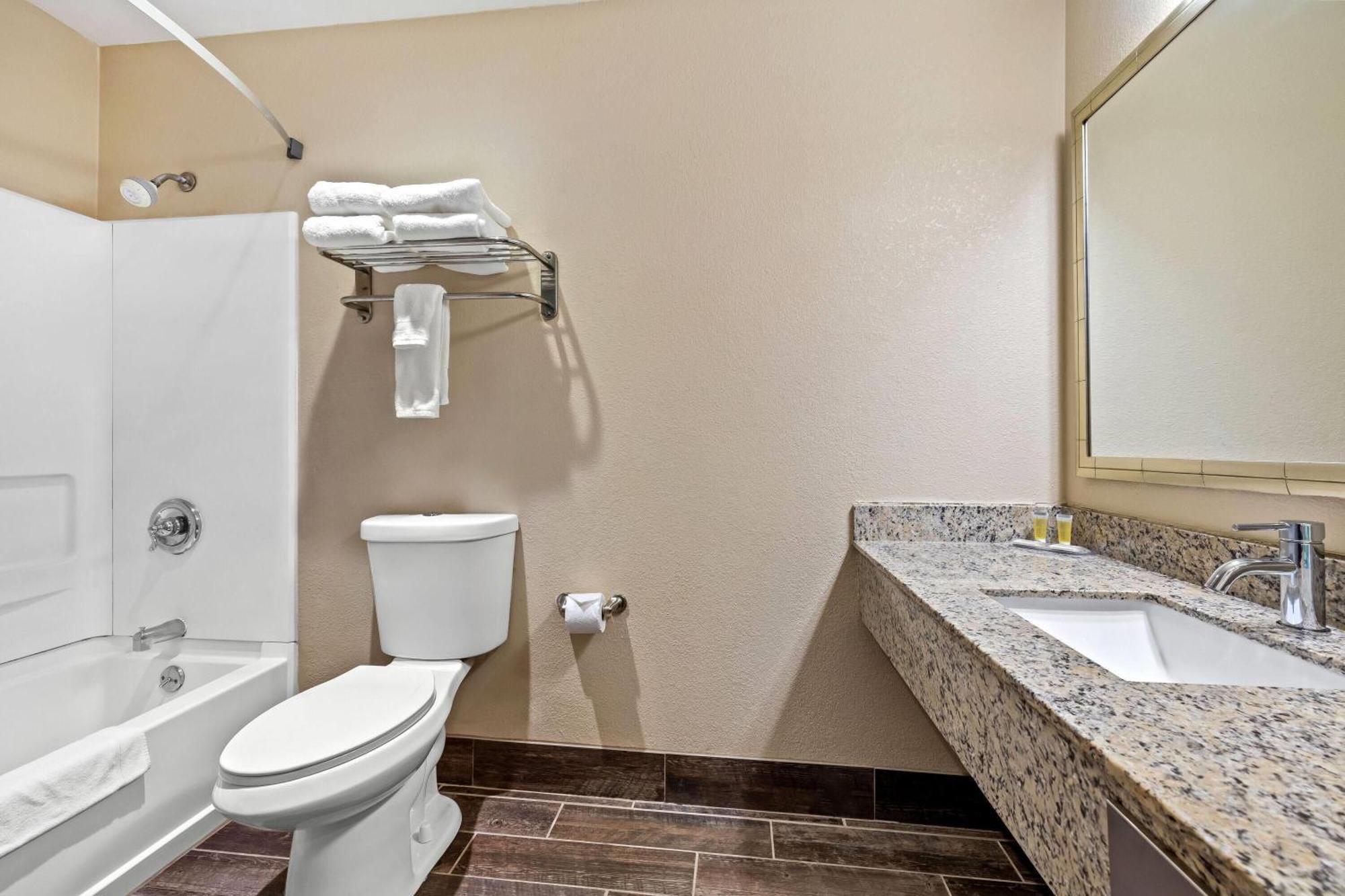 Days Inn By Wyndham Black River Falls - Access To Atv Trail Zewnętrze zdjęcie