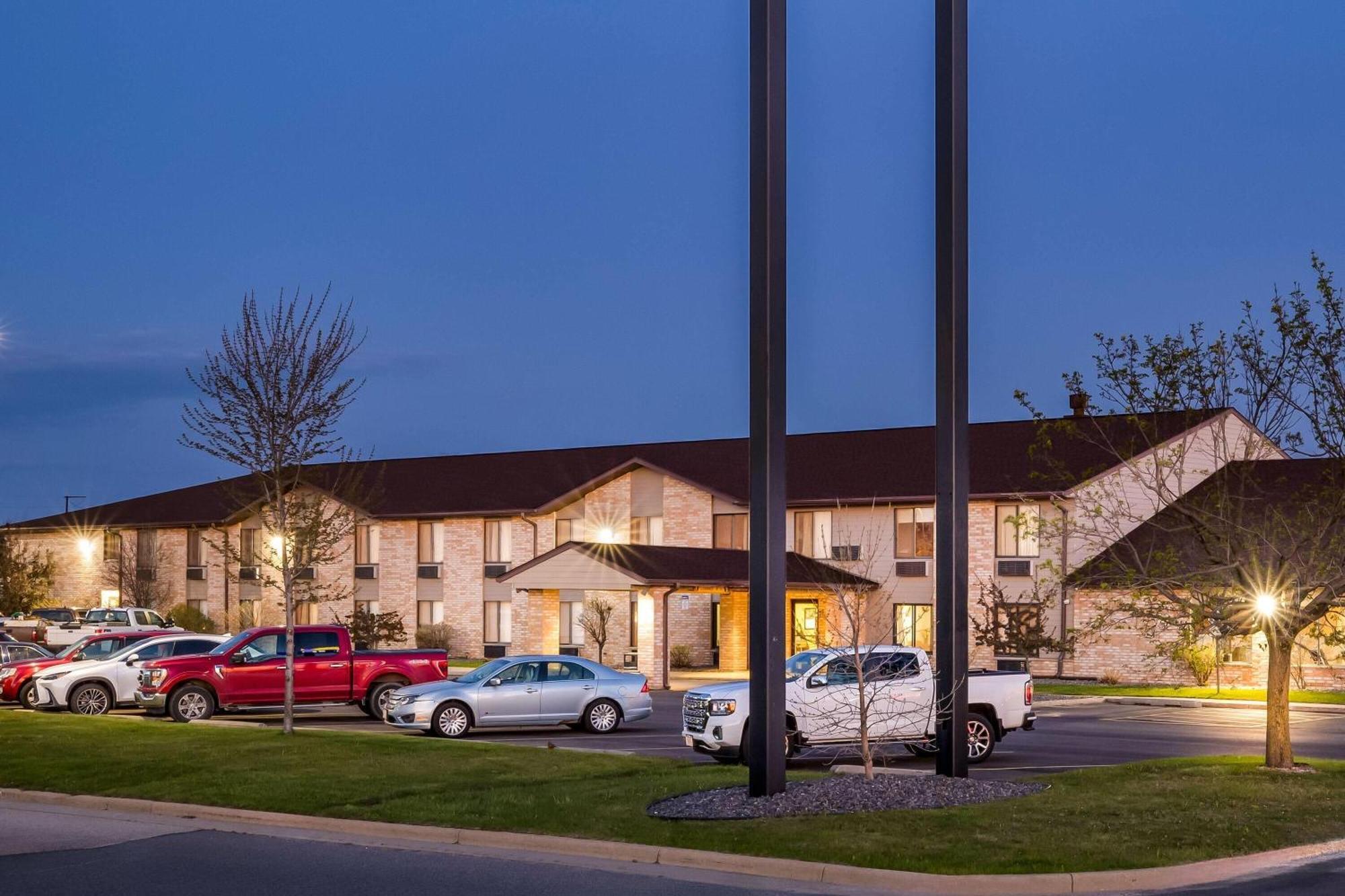 Days Inn By Wyndham Black River Falls - Access To Atv Trail Zewnętrze zdjęcie