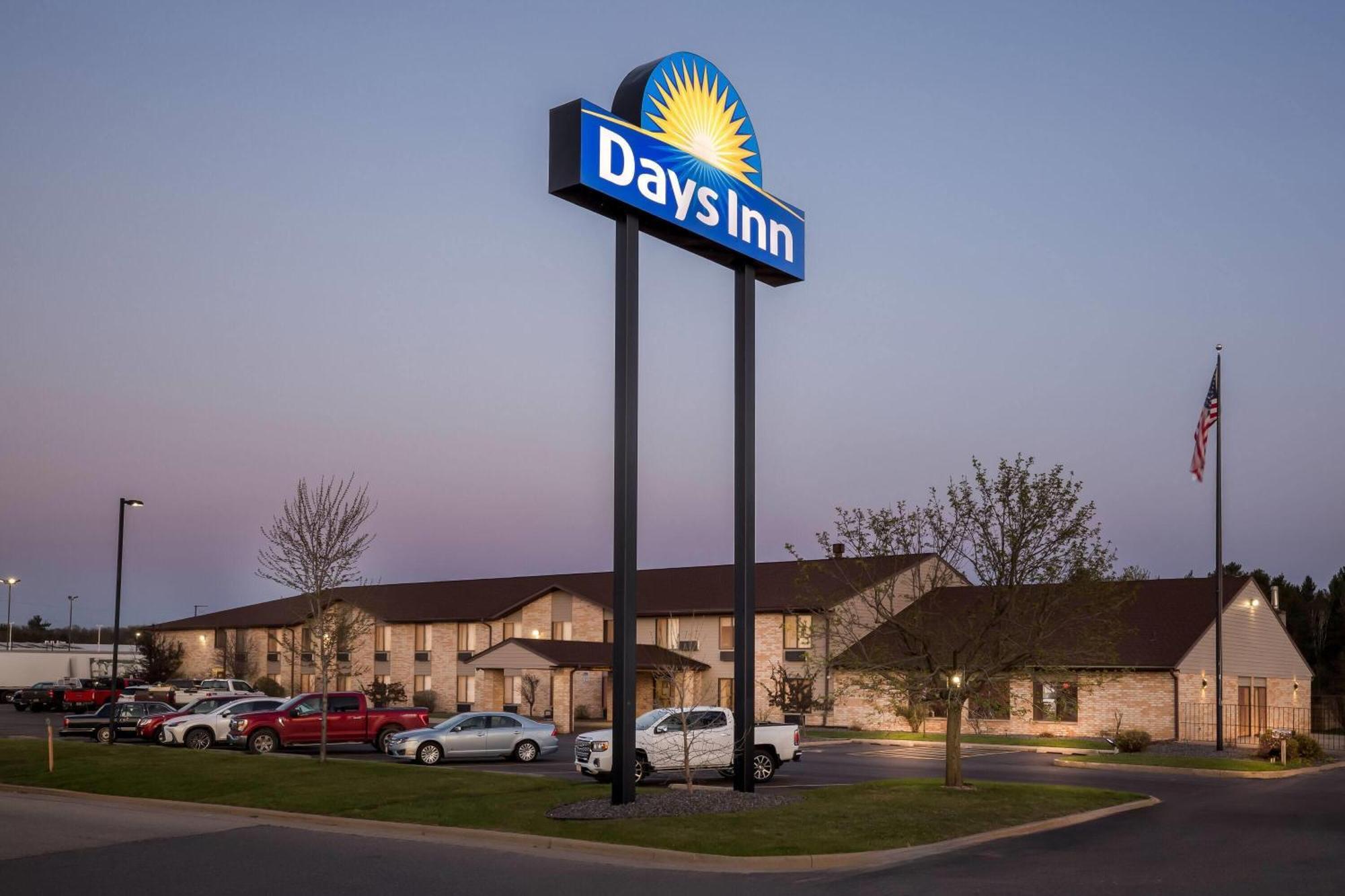 Days Inn By Wyndham Black River Falls - Access To Atv Trail Zewnętrze zdjęcie