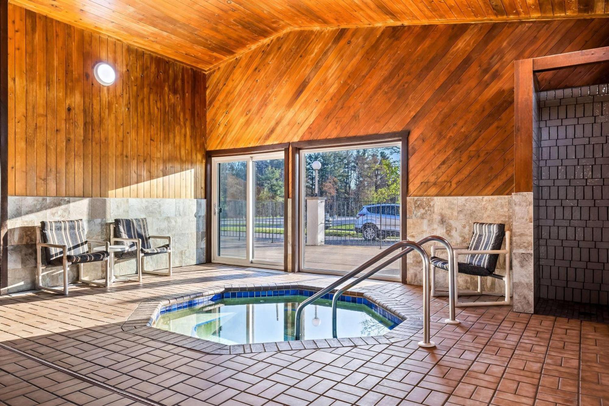 Days Inn By Wyndham Black River Falls - Access To Atv Trail Zewnętrze zdjęcie